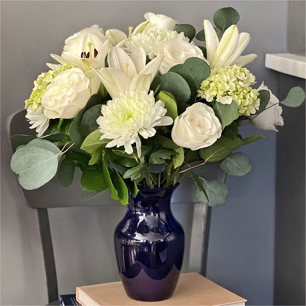 Snowy Dreams Bouquet –  Attitudes-n-designs, Houma LA