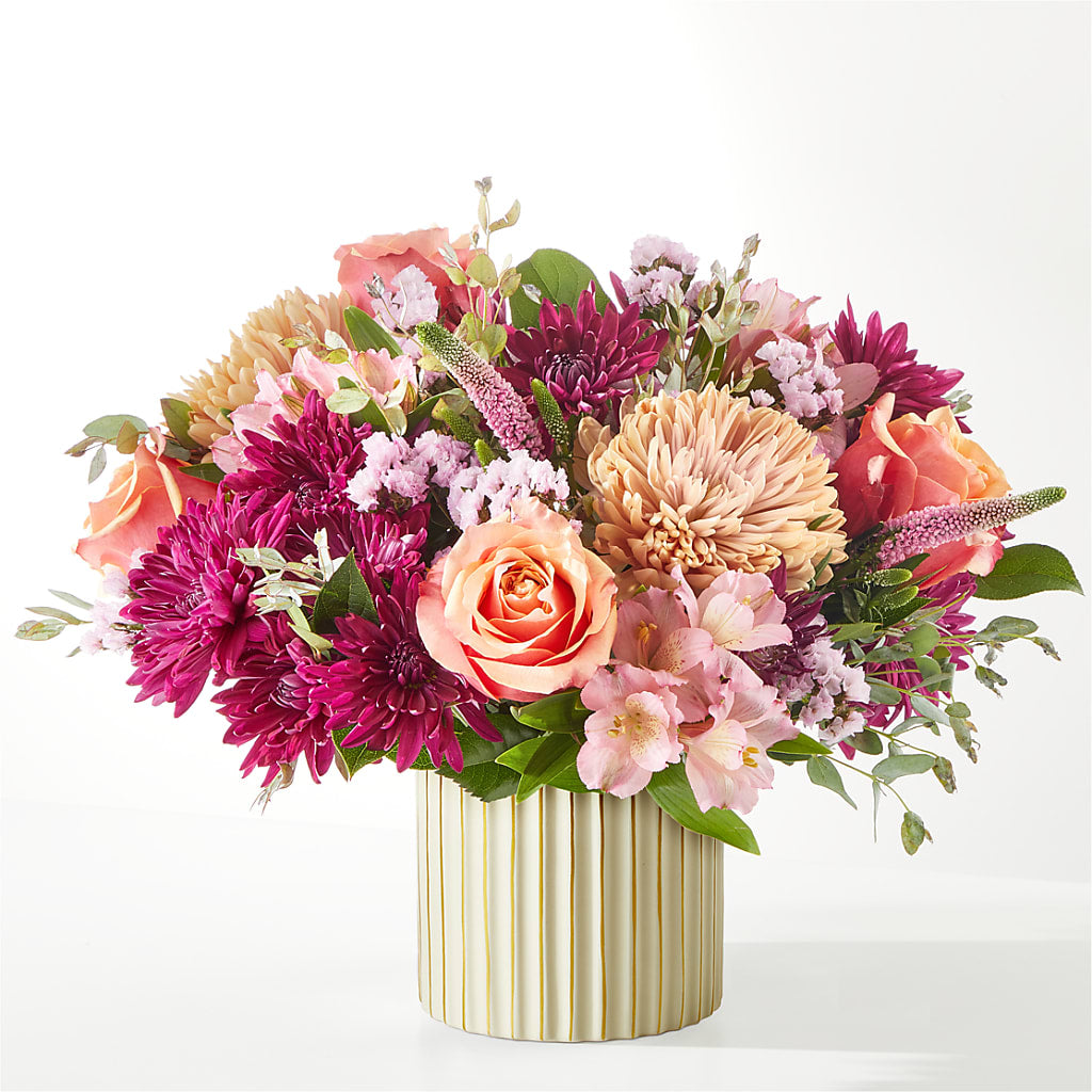 Berry Cobbler Bouquet with Ivory Vase –  Attitudes-n-designs, Houma LA